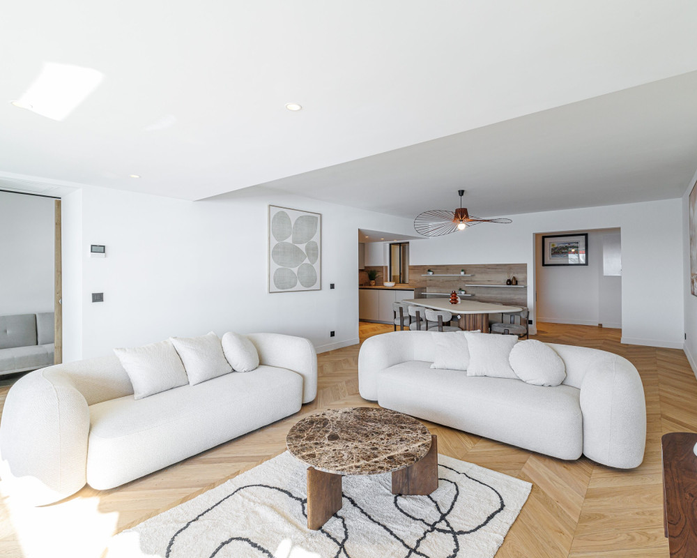 Nice â Promenade des Anglais â Stunning 4-room, 115sqm through-apartment fully renovated with sea view