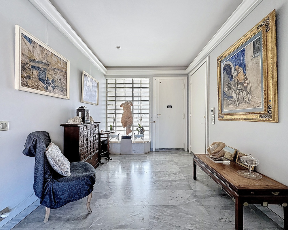 Historic Cimiez â Top Floor with Circular Terrace, Sea View and Belle Ãpoque Palaces