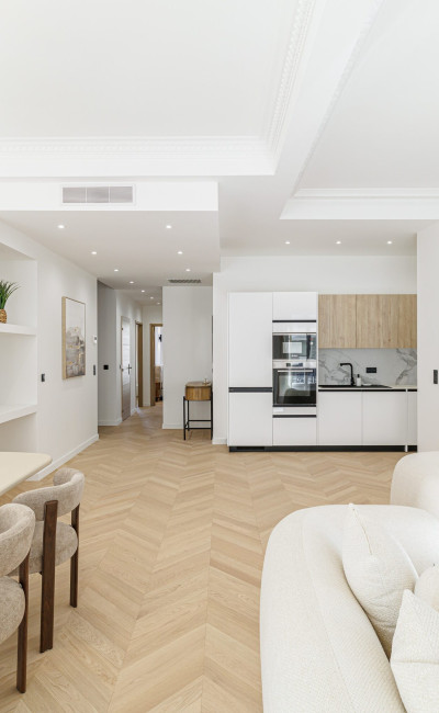 4-room apartment in Nice Carré d’Or – dual-aspect, renovated
