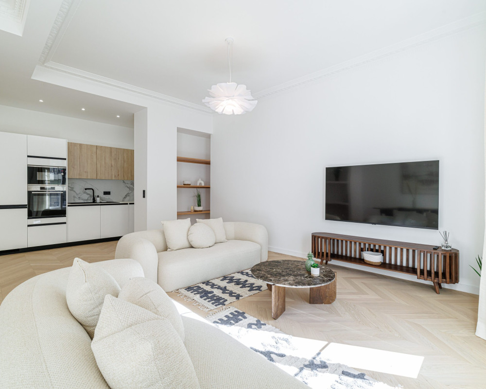 Nice â CarrÃ© dâOr â Spacious 4-room apartment of 120sqm,  fully renovated, with dual aspect