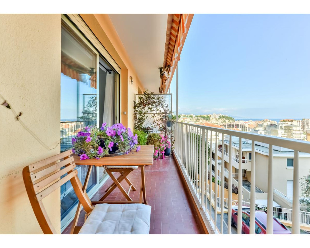 Cap d'Ail - Nice 2-Bedroom Apartment at the Gates of Monaco with Large Balcony and Sea View