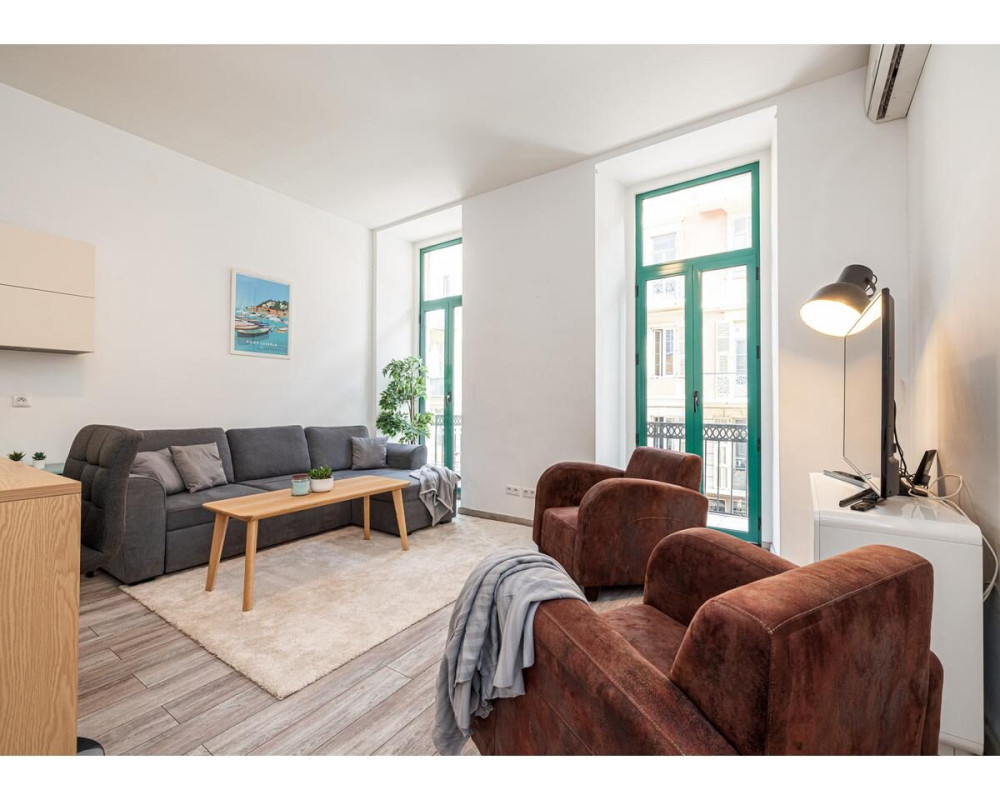 Beautiful 2 Rooms of 40.26 sqm located near Place Garibaldi    