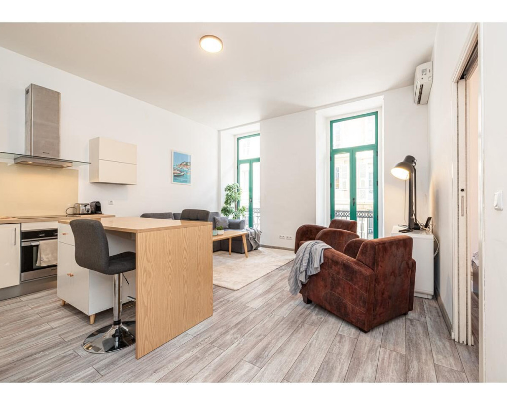 Beautiful 2 Rooms of 40.26 sqm located near Place Garibaldi    