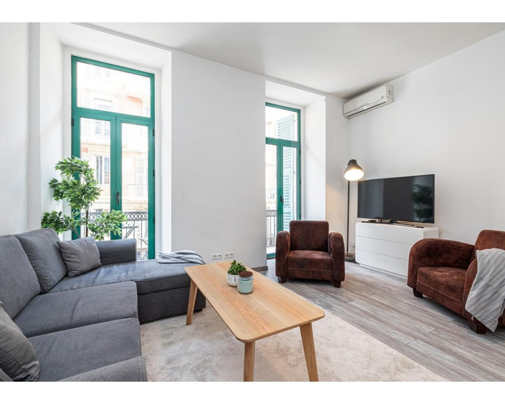 Beautiful 2 Rooms of 40.26 sqm located near Place Garibaldi    