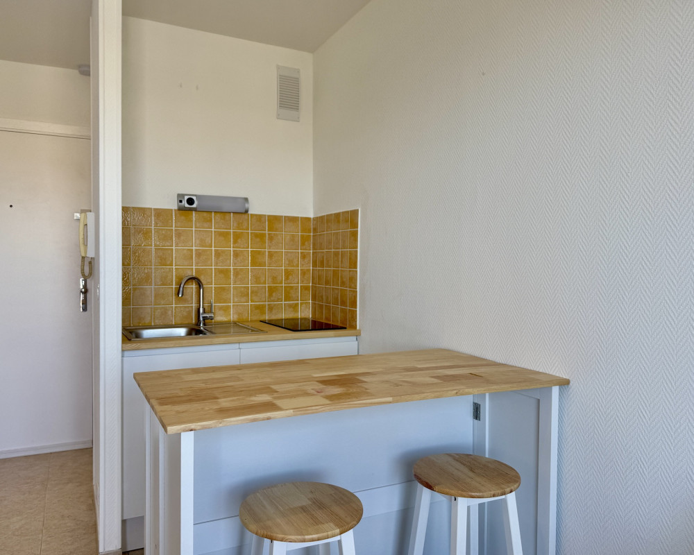 Nice - Fabron - Beautiful renovated studio of 14m2 with outside and sea view