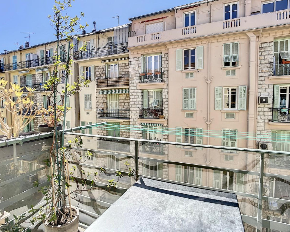 Nice Musiciens - Large 3 rooms of 80,78 sqm completely renovated with quality services    