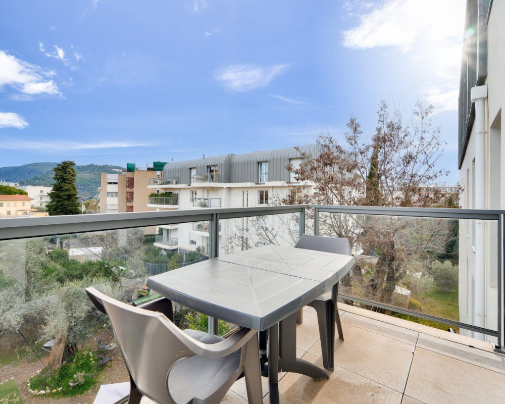 NICE - Cimiez - Beautiful 26 sqm studio flat on the top floor in a recent residence 