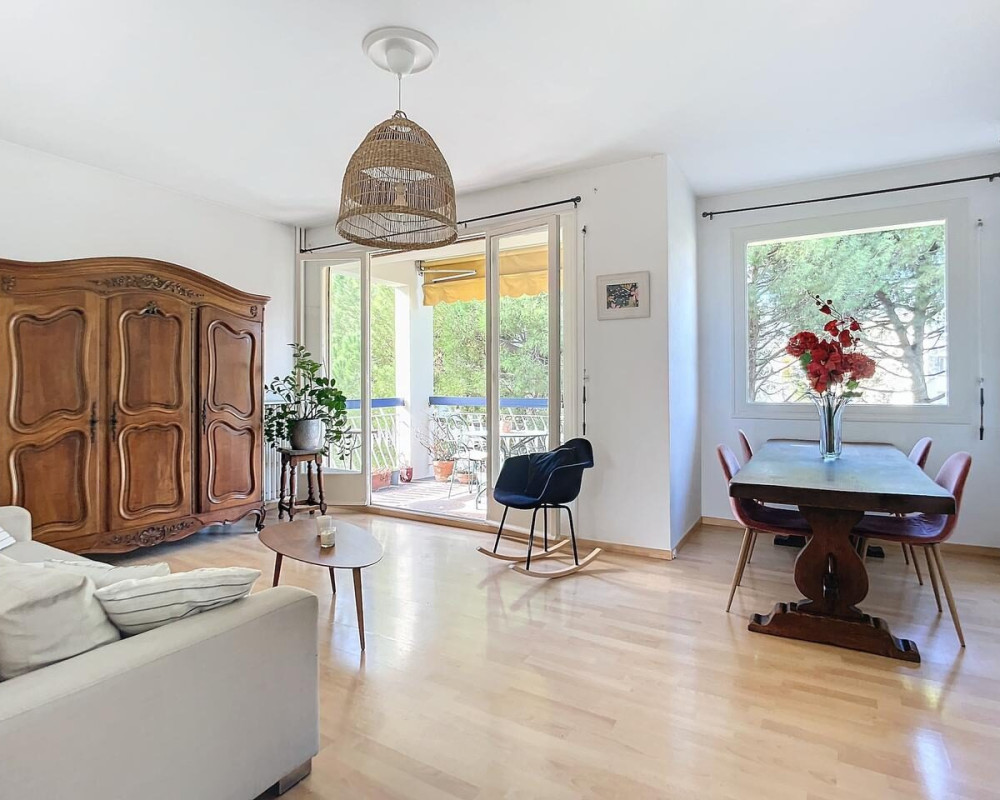 Nice Cimiez Flirey - Spacious 60 sqm One Bedroom Apartment in a Quiet Secure Residence      