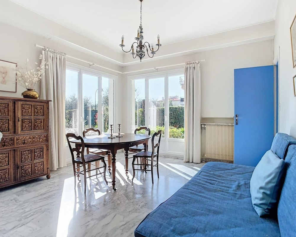 Nice Cimiez - Spacious 2 Bedroom Apartment with Wonderful Garden          