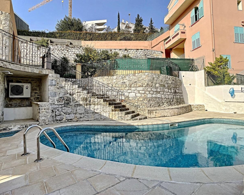 Nice Cimiez - Spacious 4 bedroom apartment with terrace, garden and private pool     