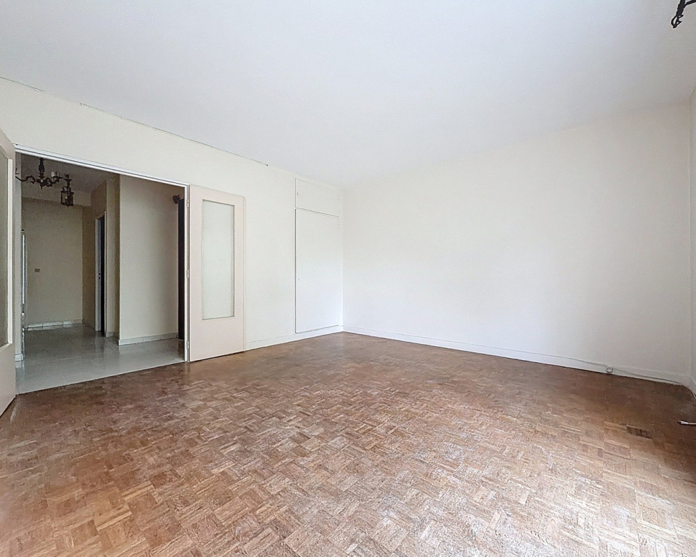 Nice Cimiez - 2-room family house to renovate