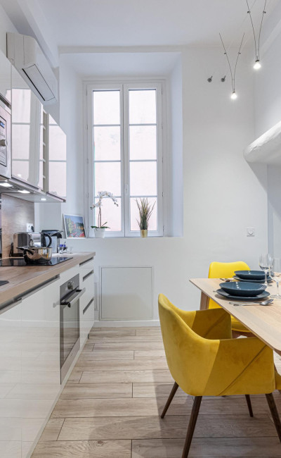 Nice Old Town – furnished apartment, move-in ready