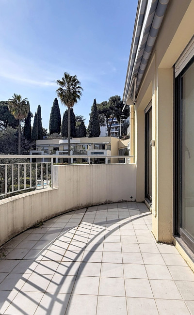 Cimiez apartment – Monastery view, garden, swimming pool residence