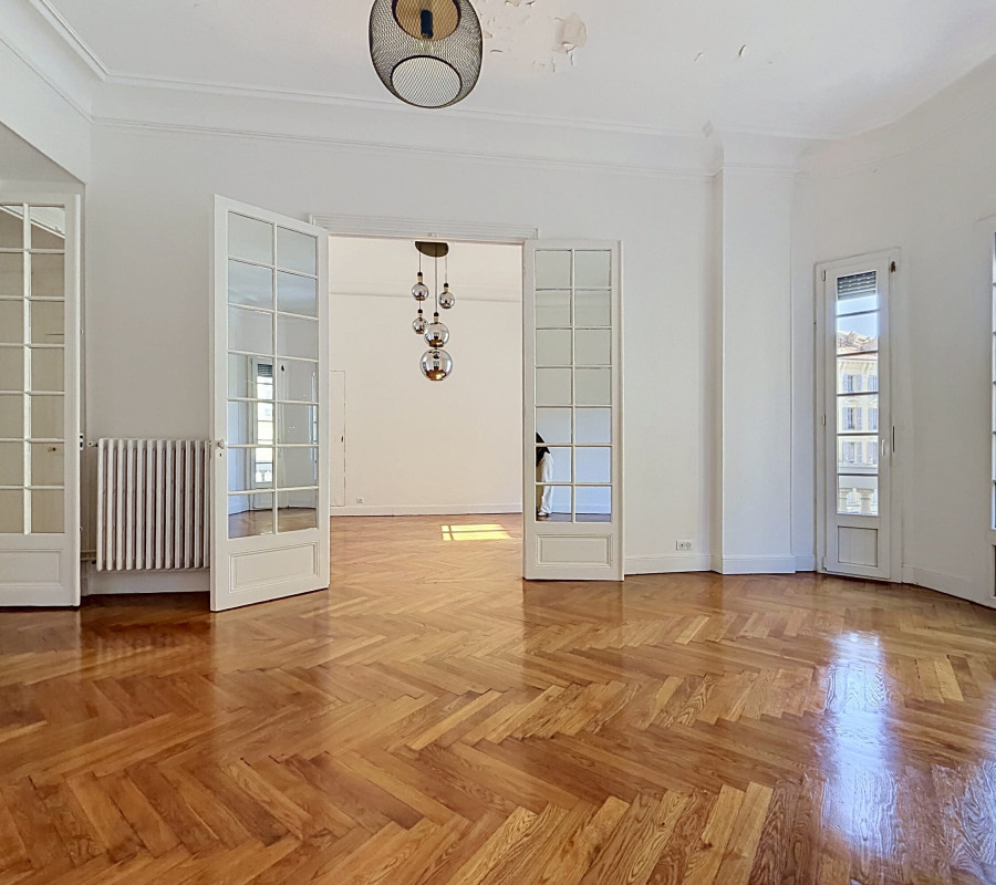 Apartment  - 4 rooms  - 141.0 m² -  €1,150,000 - For sale 