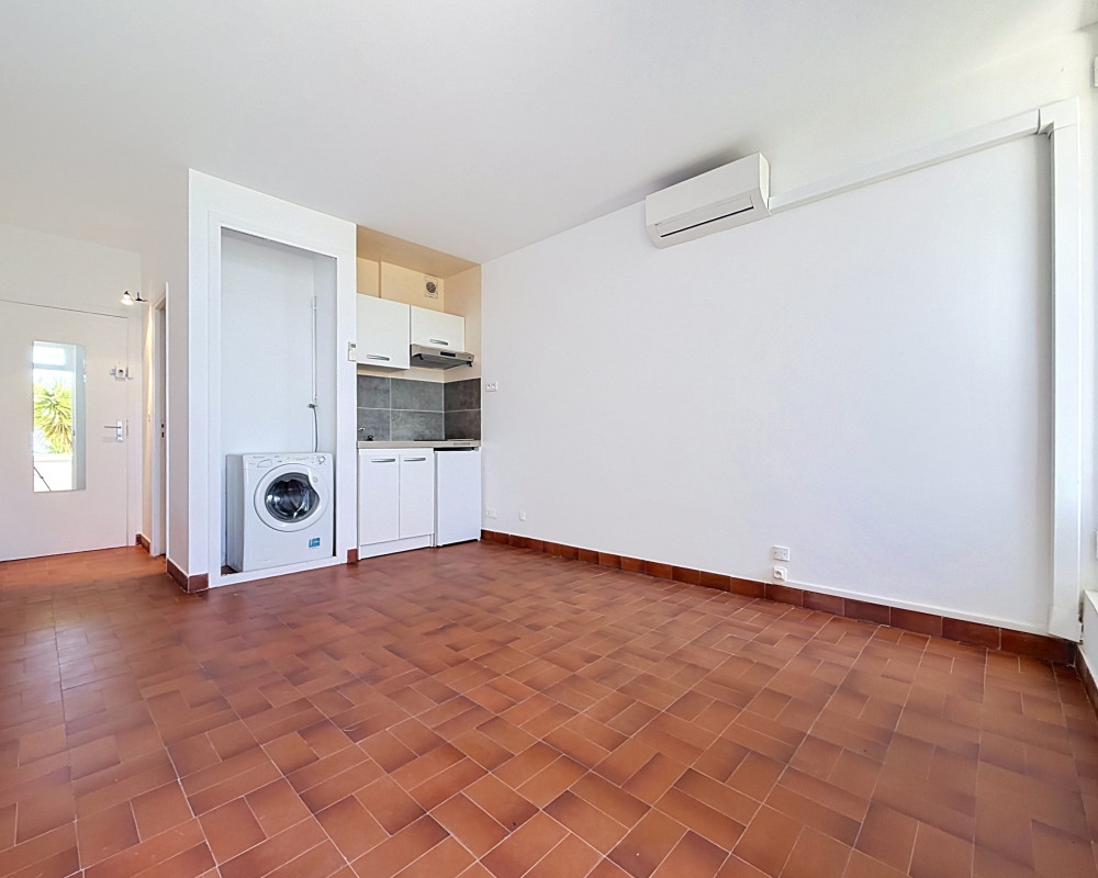 Apartment  - Studio  - 18.49 m² -  €150,000 - For sale 