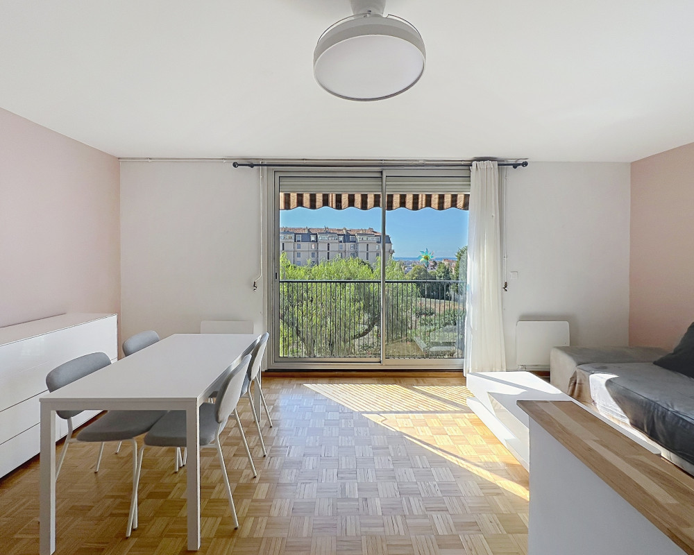 Apartment  - 2 rooms  - 57.05 m² -  €1,000/month - To rent 