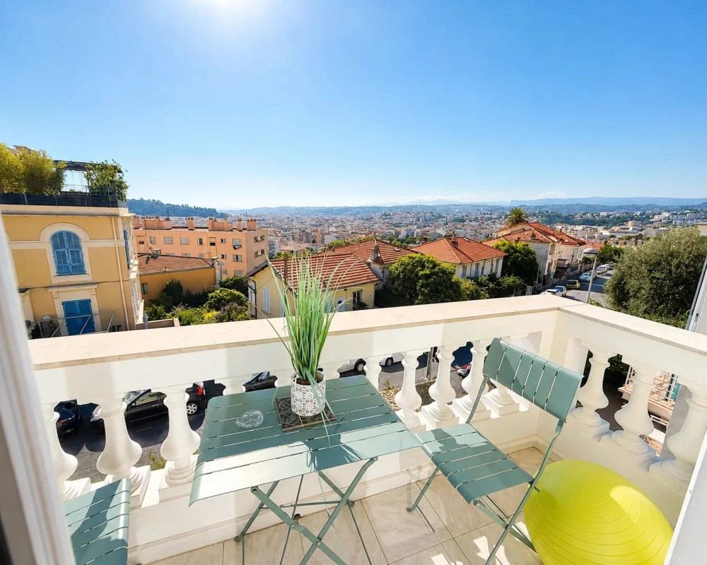House  - 4 rooms  - 126.1 mÂ² -  â¬990,000 - For sale