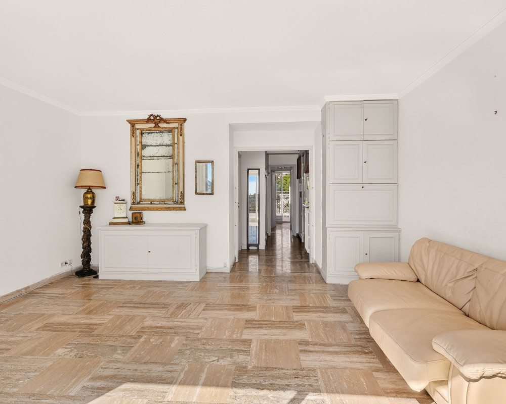 Nice Cimiez - Rare find - One bedroom apartment, 57 sqm with a 90 sqm terrace, on the top floor of a luxury residence