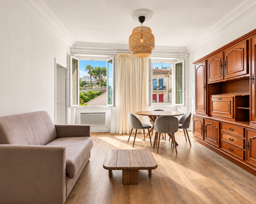 Villefranche-sur-Mer – Beautiful 2-bedroom apartment of 52 sq.m on the top floor, just steps from the sea