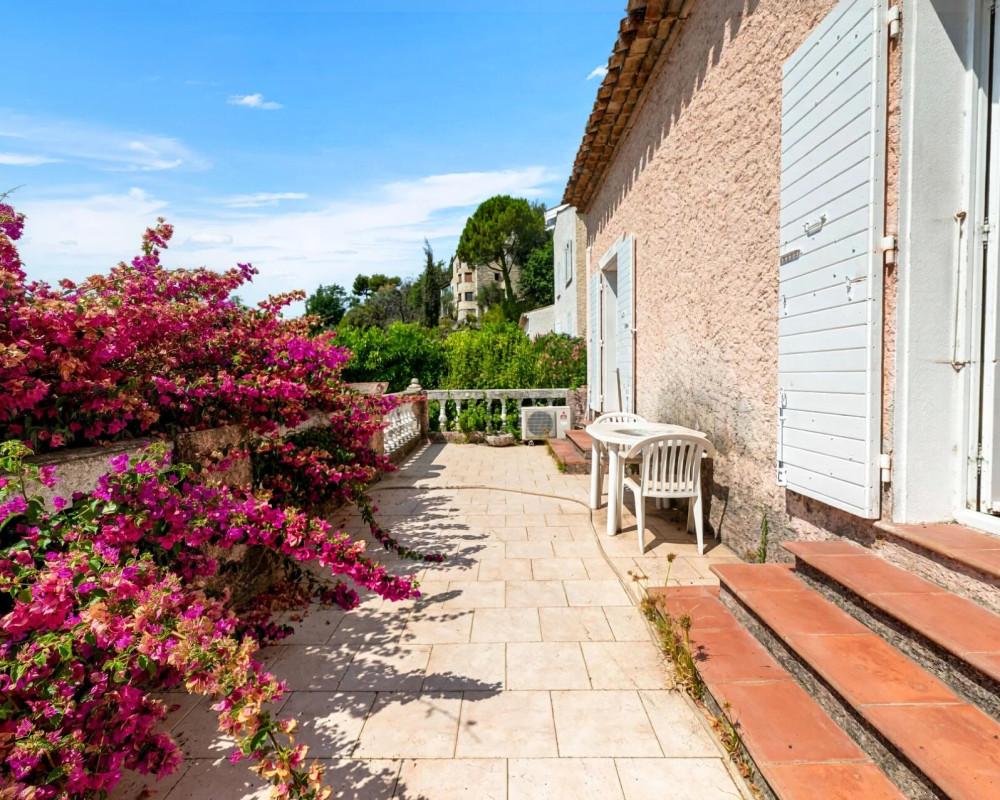 Maison T5 + dÃ©pendances, garage et piscine - Nice GAIRAUT