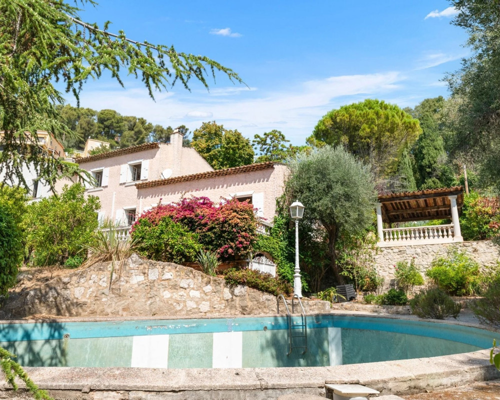 Maison T5 + dÃ©pendances, garage et piscine - Nice GAIRAUT