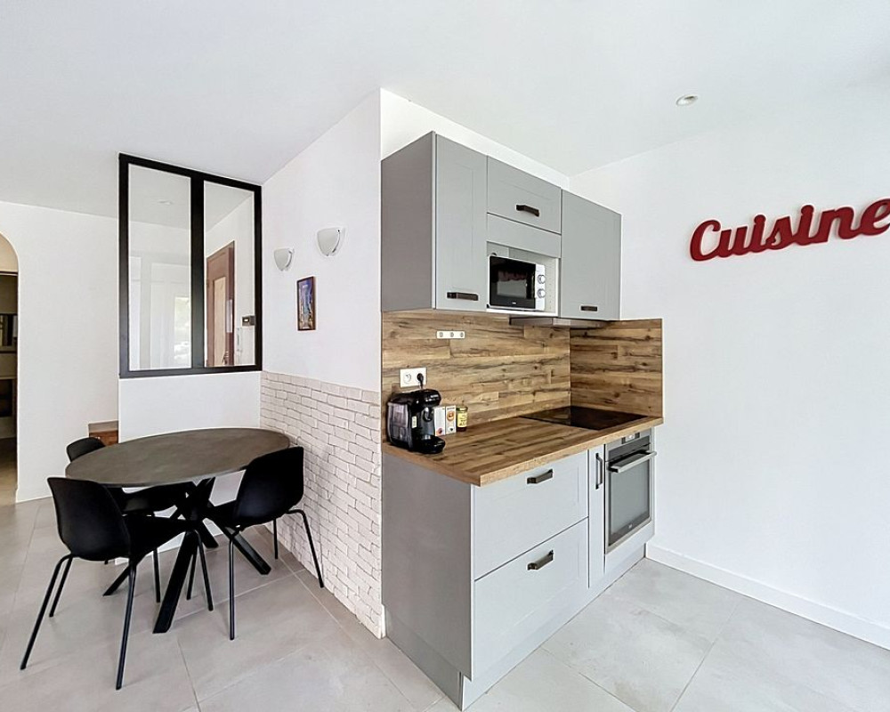 Apartment  - 2 rooms  - 62.08 mÂ² -  â¬364,000 - For sale 