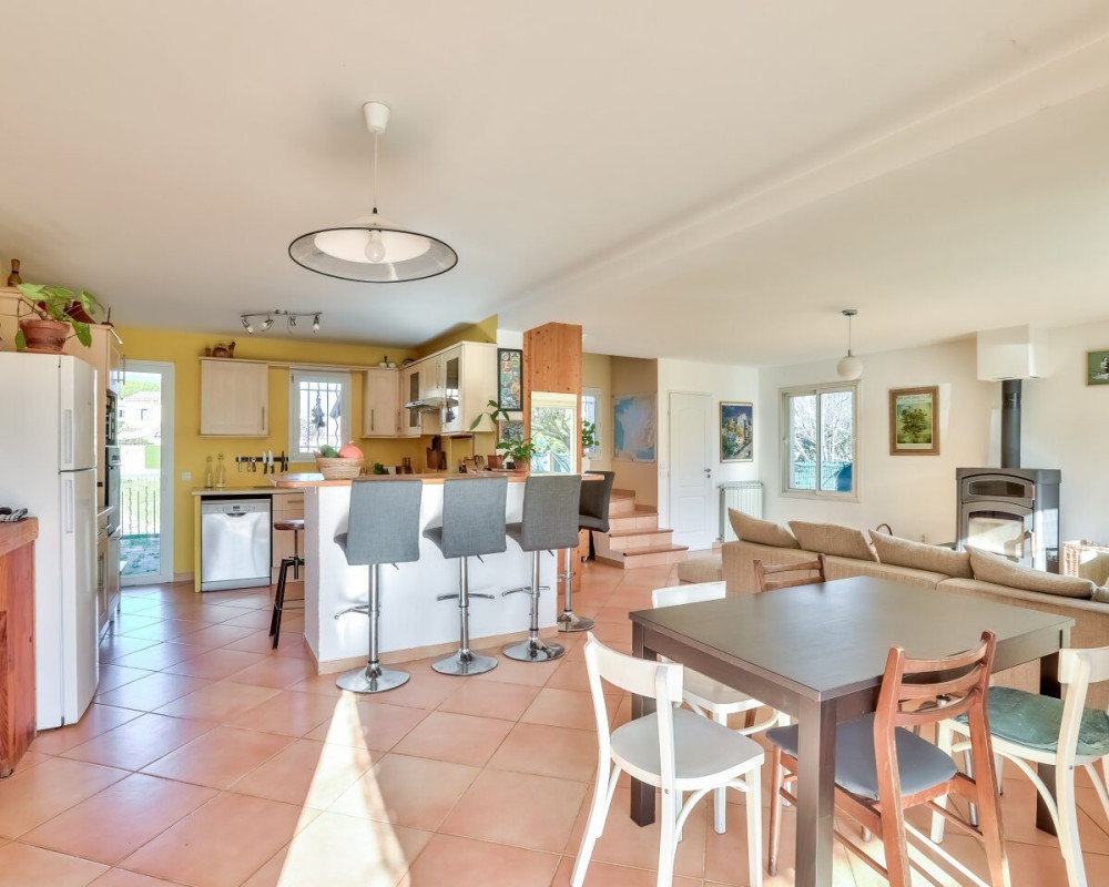 Cagnes-sur-mer - Belle maison individuelle de 100 mÂ² sur deux Ã©tages Ã  l'architecture traditionnelle 