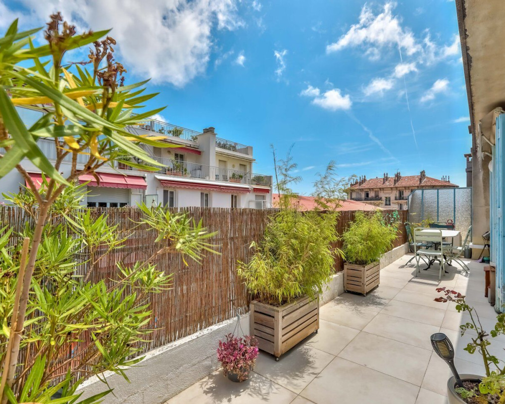 NICE - Parc ImpÃ©rial - Magnificent 58 mÂ² penthouse with open-air terrace      