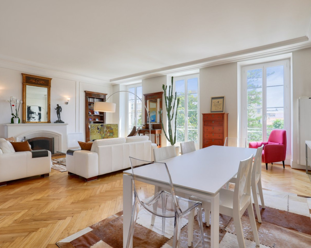 NICE Victor Hugo - Magnifique appartement de 4 piÃ¨ces dans rÃ©sidence prestigieuse