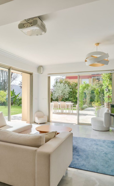 Large 48sqm living room, modern renovation - Nice Cimiez French Riviera