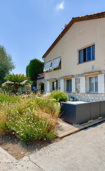 Casa familiare a Cimiez – due appartamenti indipendenti, vista aperta
