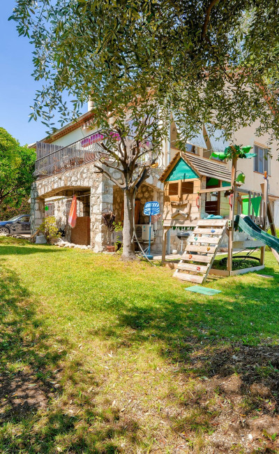 Casa a Nizza Cimiez – 170 m², vista mare, terreno di 749 m²