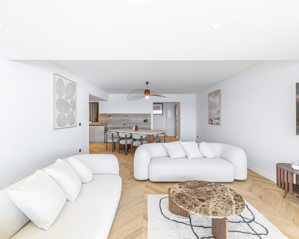Nizza â Promenade des Anglais â Splendido appartamento di 4 locali, attraversante, di 115 mÂ² completamente ristrutturato con vista mare