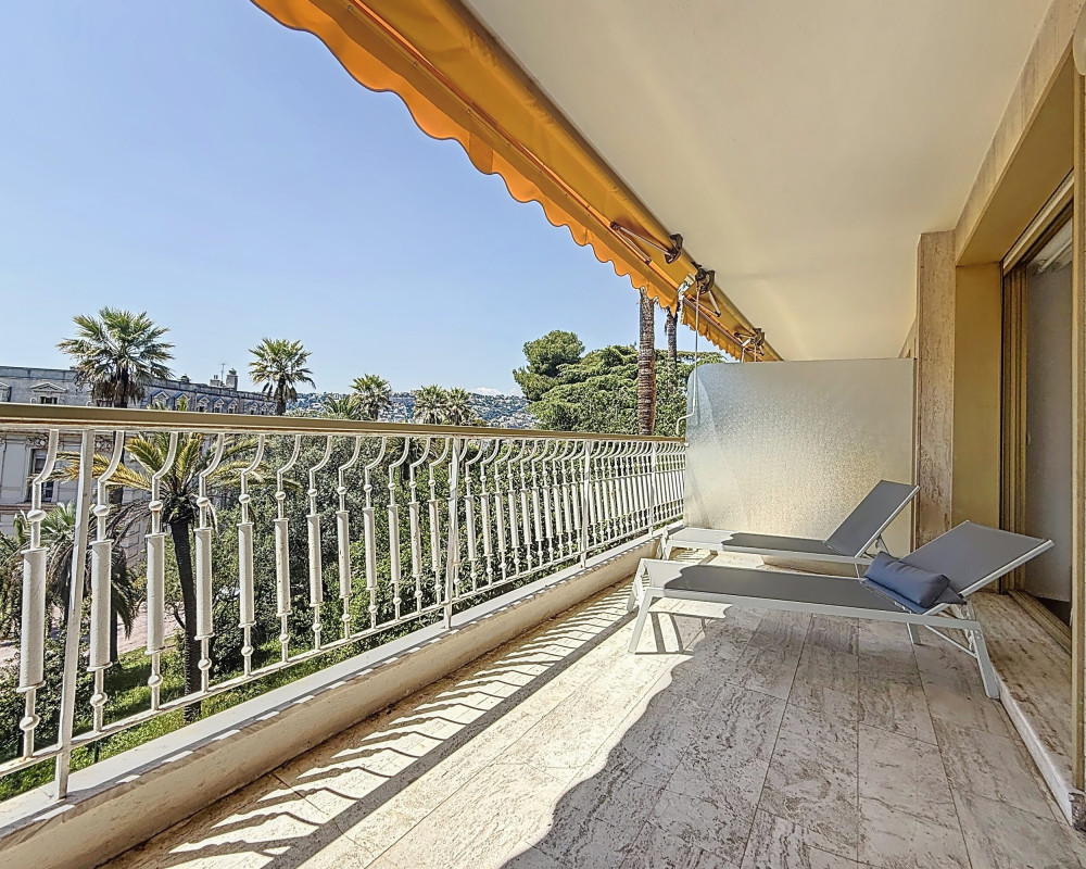 Nice Cimiez - In un lussuoso residence vicino al centro cittÃ , bellissimo trilocale con terrazza e vista aperta sul mare e sul parco