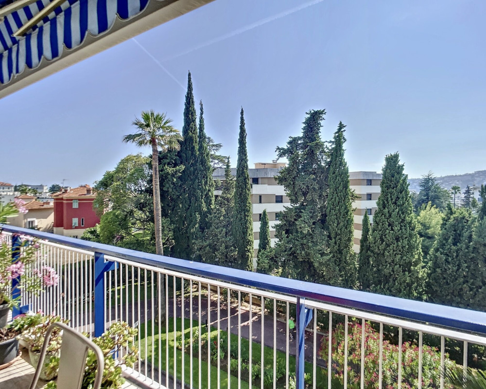 Un appartamento moderno ed elegante a Les Jardins de Cemenelum      