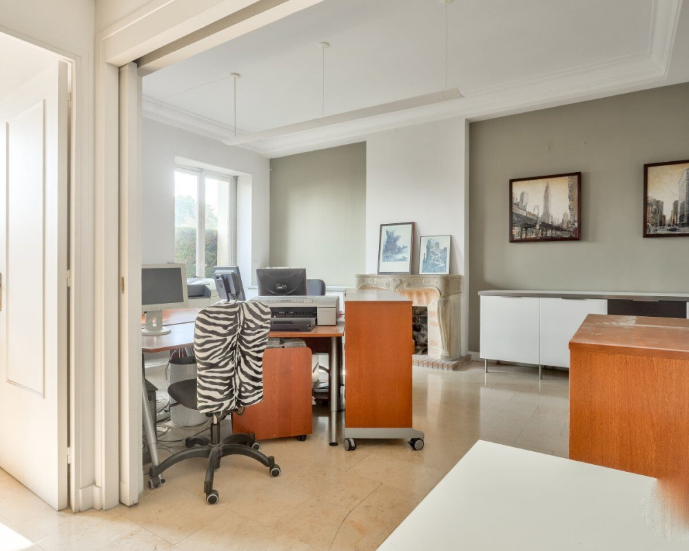 Nizza â Cimiez â Ampio quadrilocale di 116 mÂ² da ristrutturare in un palazzo Belle Ãpoque in vendita