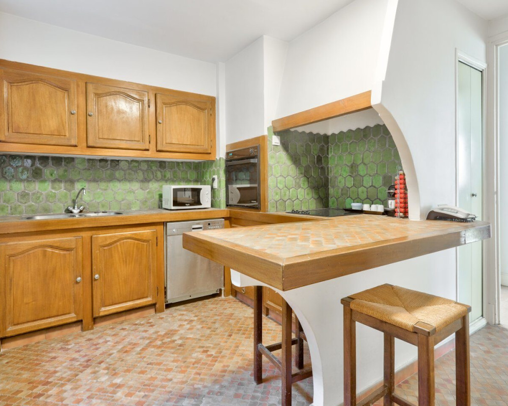 Nizza â Cimiez â Ampio quadrilocale di 116 mÂ² da ristrutturare in un palazzo Belle Ãpoque in vendita
