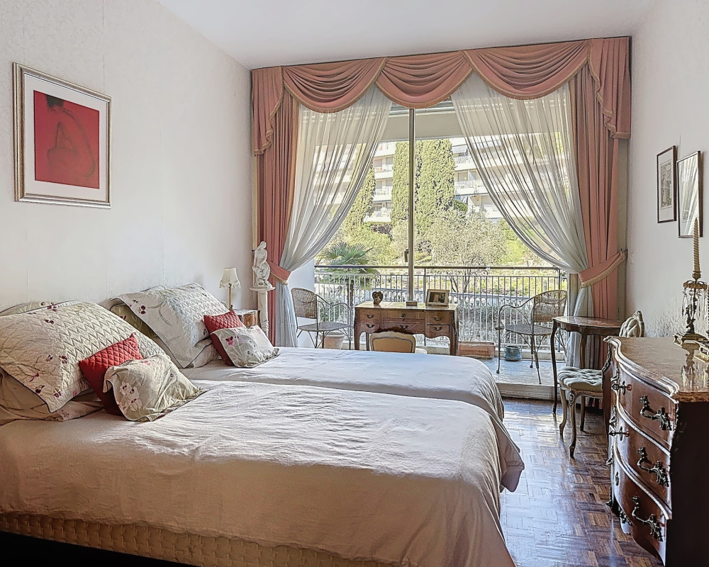 Nizza Cimiez / Cemenelum - Spazioso trilocale con vista mare in prestigioso residence con parco