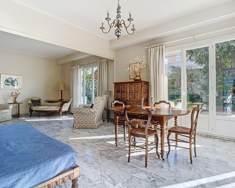  Nizza Cimiez - Spazioso appartamento di 3 locali con splendido giardino                