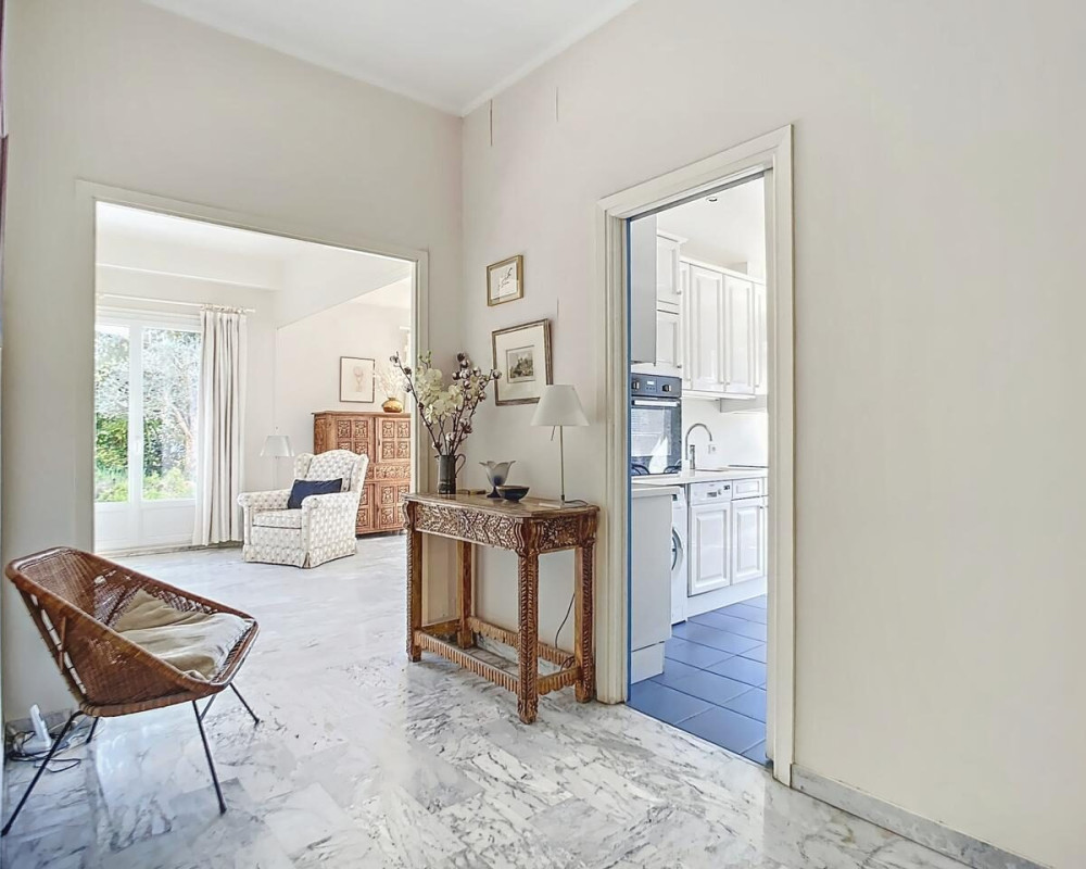  Nizza Cimiez - Spazioso appartamento di 3 locali con splendido giardino                