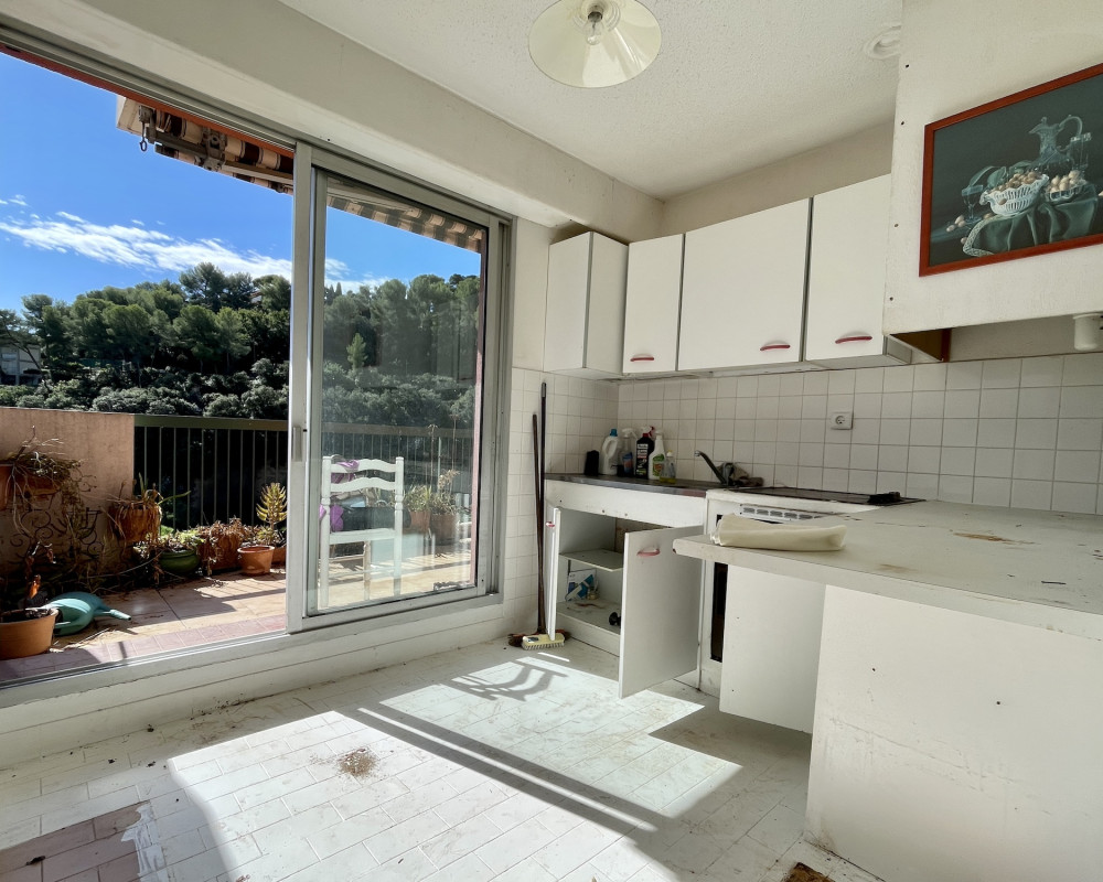 Nizza Madonette - Studio all'ultimo piano con terrazza vista mare di un residence con piscina 