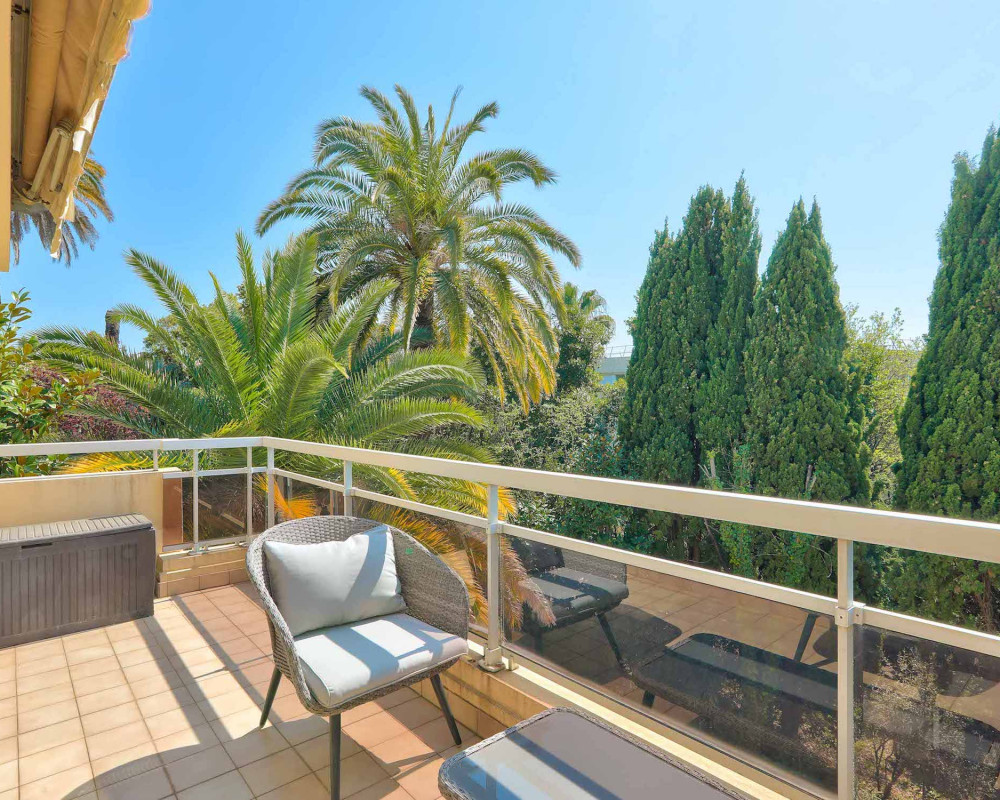Nizza Valrose - 4 camere all'ultimo piano con terrazza