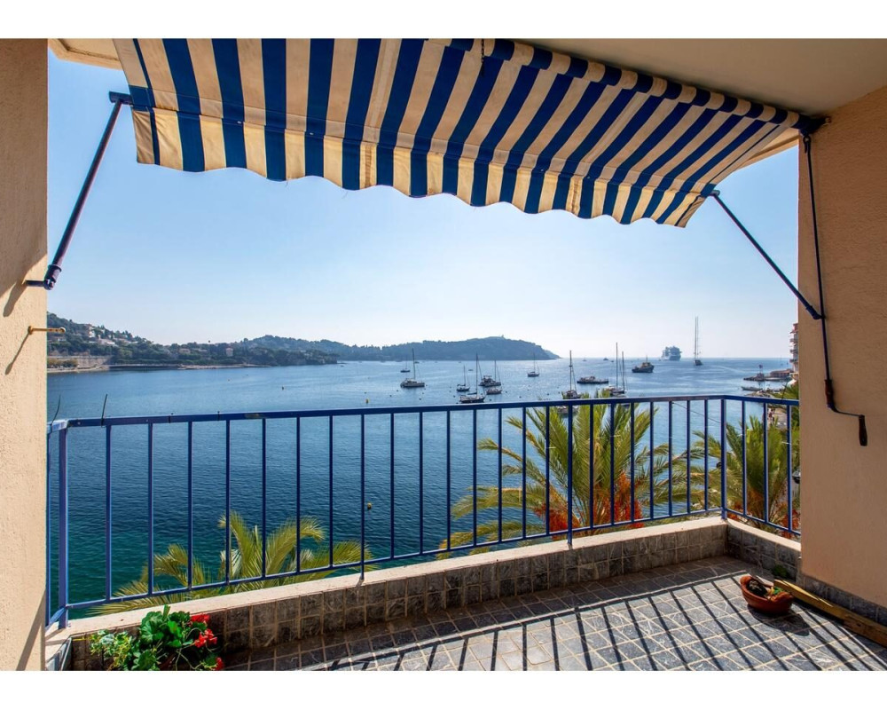 Villefranche-Sur-Mer - Luminoso appartamento di 3 locali con terrazza e vista su Cap Ferrat