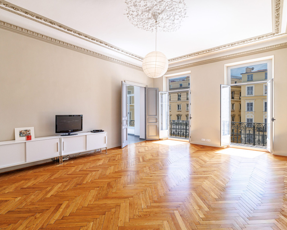 Nizza Gioffredo - Splendido appartamento signorile di 6 locali nel cuore della zona commerciale di Place Massena e vicino al mare