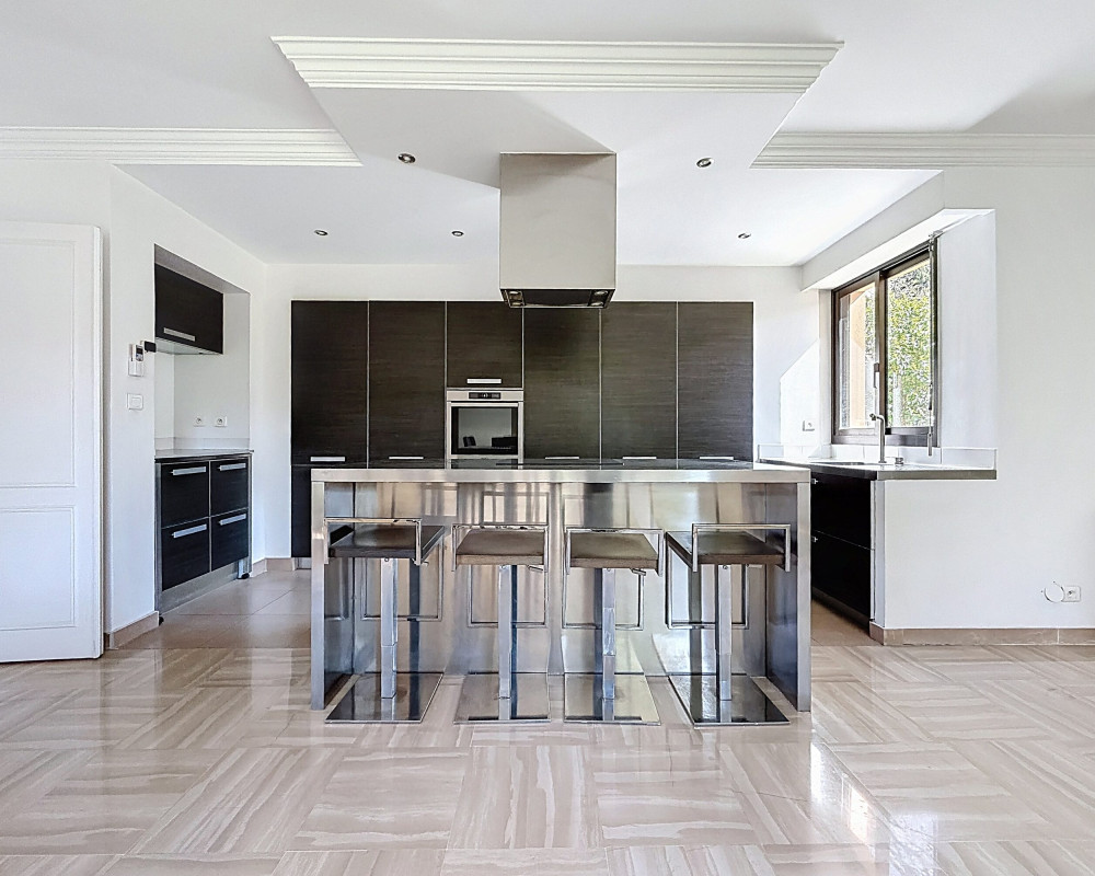 Appartamento  - 4 stanze  - 108.0 m² -  693.000 € - In vendita 