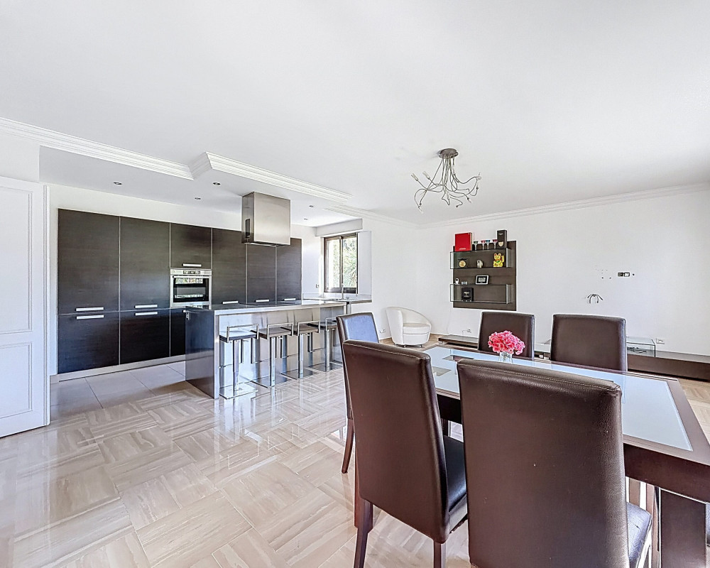 Appartamento  - 4 stanze  - 108.0 m² -  693.000 € - In vendita 
