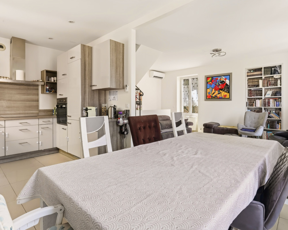Casa  - 5 stanze  - 110.0 m² -  760.000 € - In vendita 