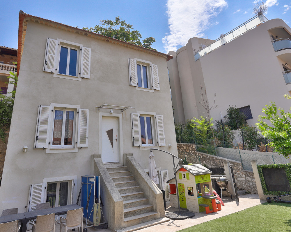 Casa  - 5 stanze  - 110.0 m² -  760.000 € - In vendita 