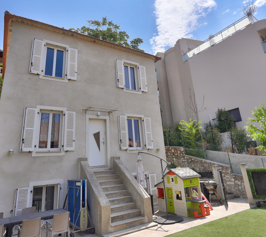 Casa - 5 stanze - 110.0 m² - 760.000 ⬠- In vendita