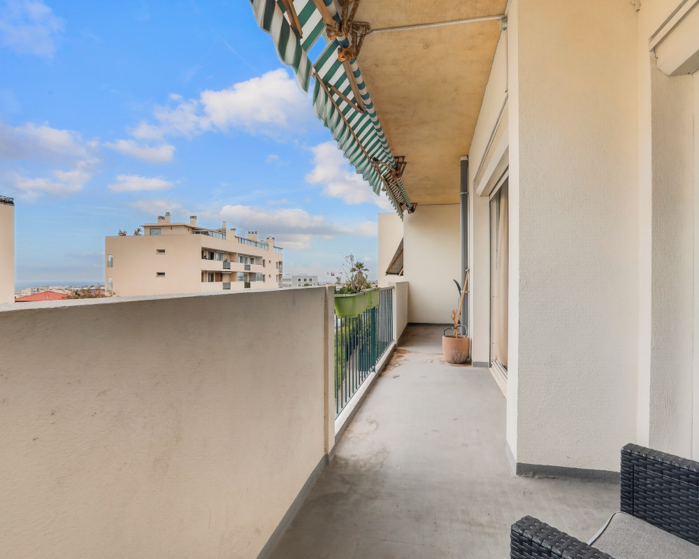 Nizza – Caucade – Splendido quadrilocale a un piano alto con terrazza e vista mare